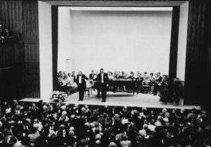 Jahrhundertsänger Dietrich Fischer-Dieskau und Klavierpartner Gerald Moore 1963 bei einem Albert-Konzert anlässlich der Neueröffnung des Paulussaals